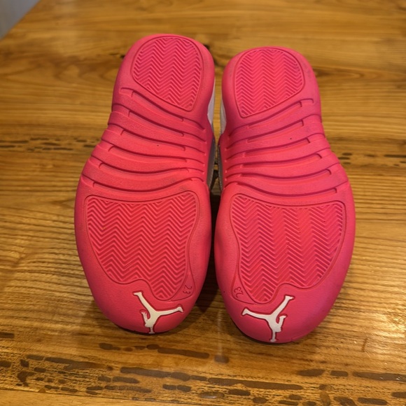 Dynamic pink retro Jordan 12 child size 11 - Picture 8 of 10